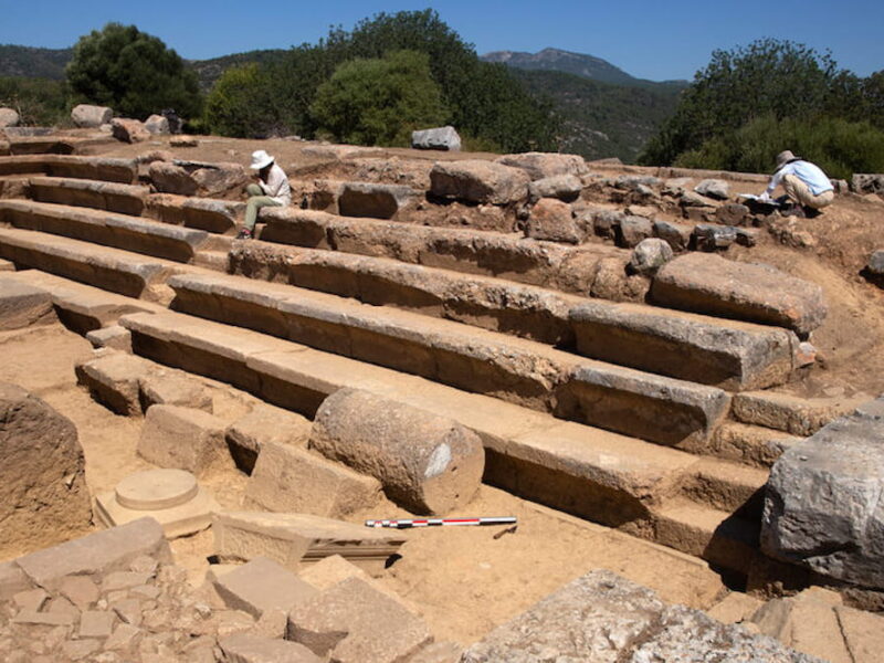 Archaeologists working on the ruins of Notion