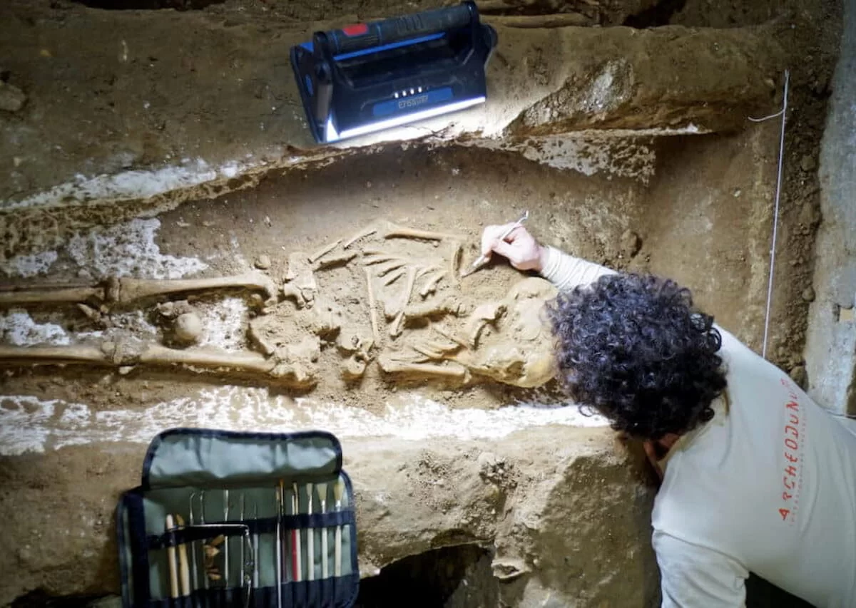 Excavations in the basement of a house reveal a Late Antique necropolis and Merovingian sarcophagi