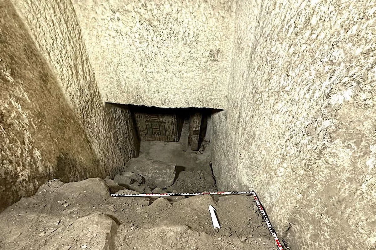 The double sarcophagus in Idi's burial chamber