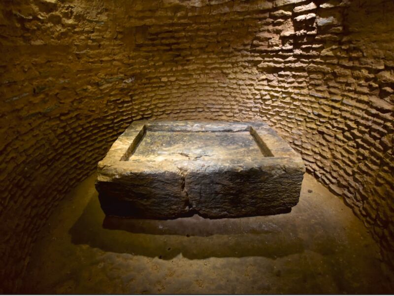 The enigma of the gigantic basin in the Matarrubilla dolmen solved: transported by boat and over 1,000 years older than the tholos that houses it