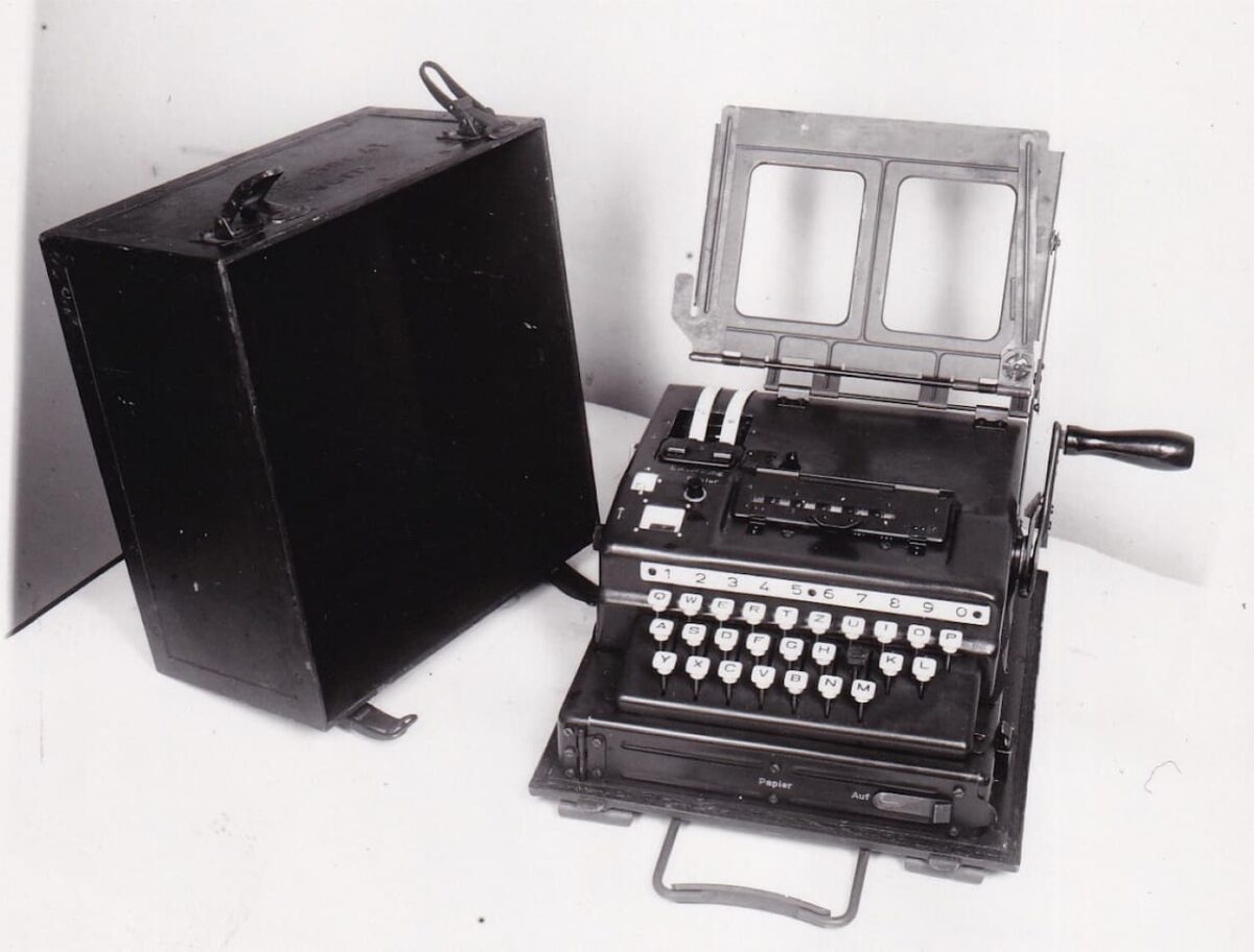 時計 CIPHER The Lost Manuals of the Most Advanced Nazi Cipher Machine of World