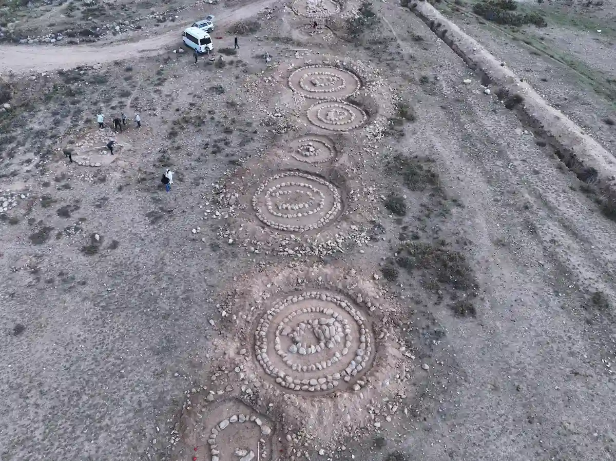 kyrgyzstan tombs saka people scythians