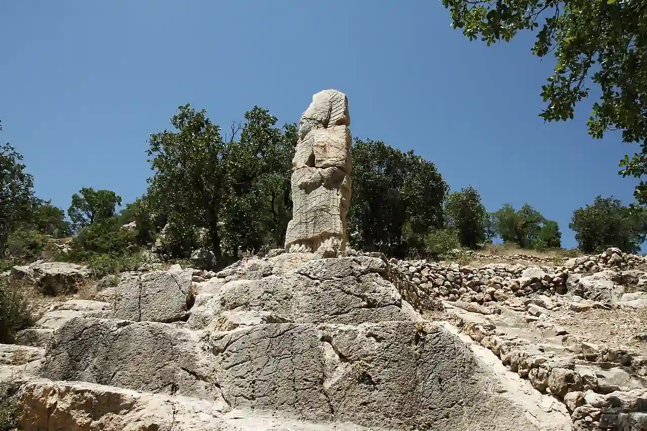 The Arcane Hierothesion Sanctuary of Mithridates I Callinicus in ...