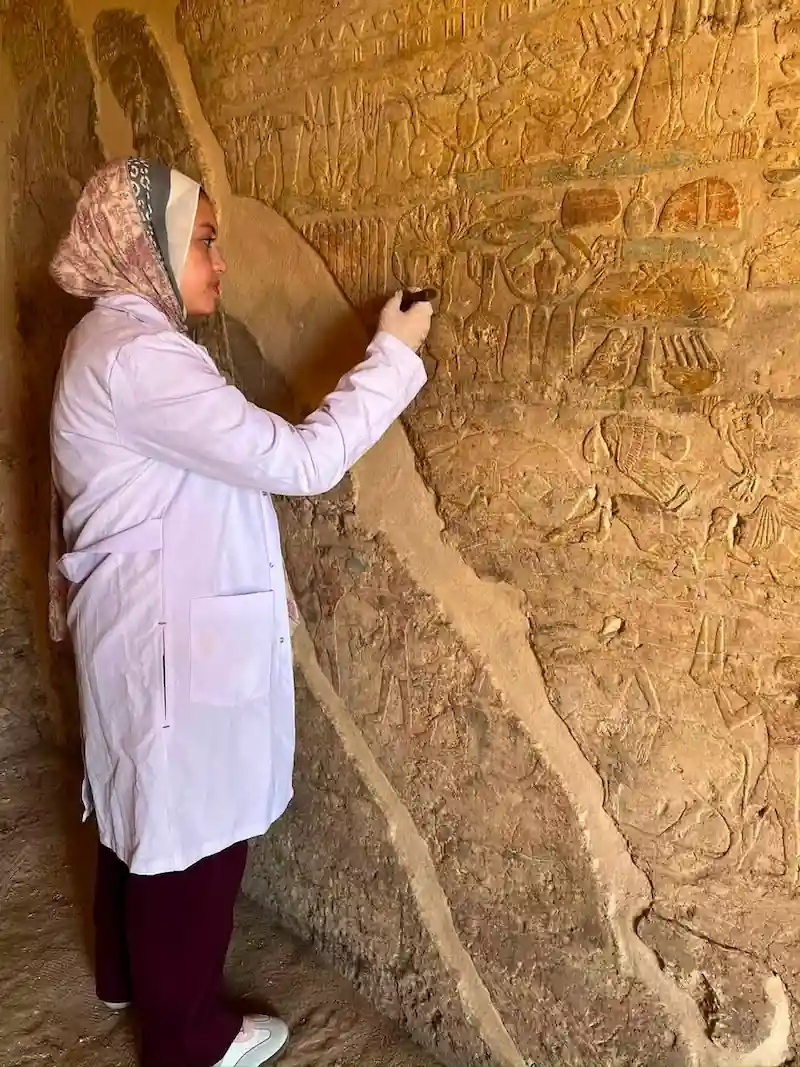 saqqara tombs high officials