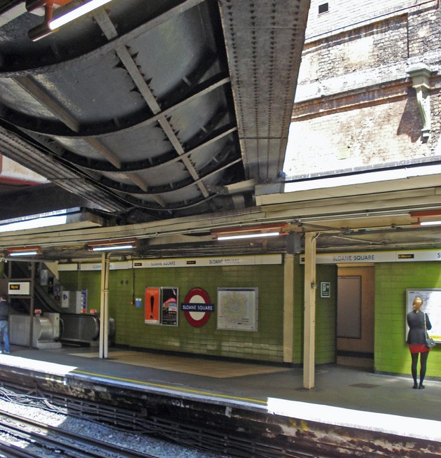 El río que pasa por una estación de metro en Londres