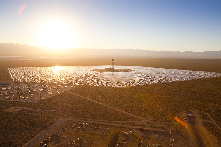 Los problemas del proyecto de energía solar térmica más grande del mundo