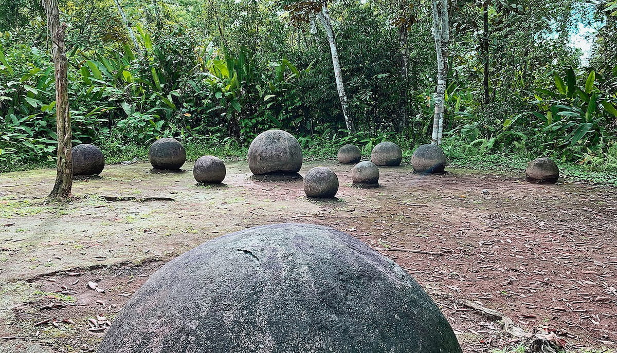 1280px-Diquis_Stone_Spheres_in_situ_Finca_6_CR_12_2020-2