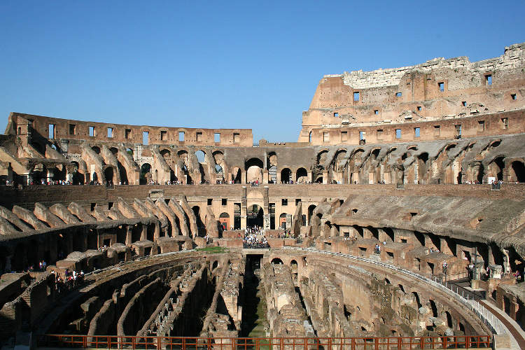 El Coliseo, un patio de vecinos en la Edad Media 