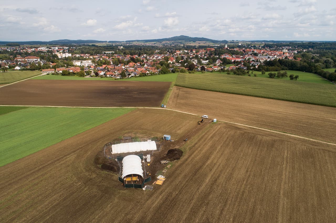 Spectacular Celtic Burial Chamber from the 6th Century BC Discovered in ...