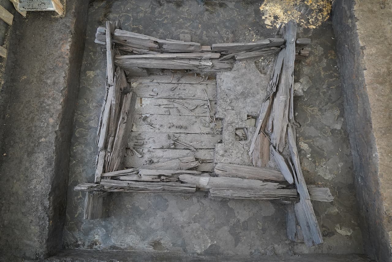 Spectacular Celtic Burial Chamber from the 6th Century BC Discovered in ...