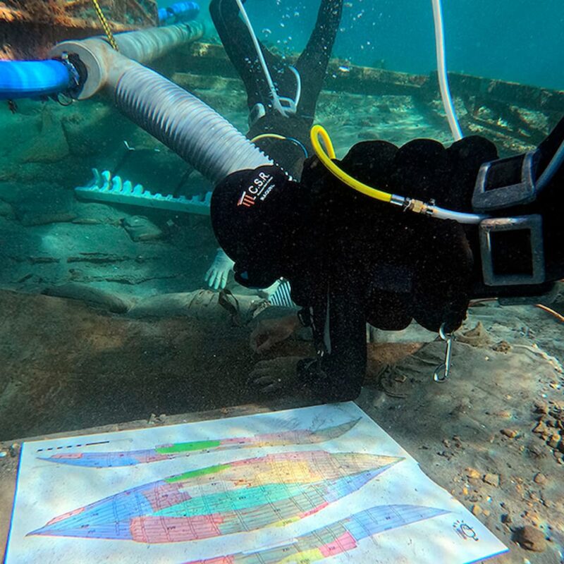 Nuevos hallazgos durante la extracción del Mazarrón 2, la nave antigua más completa encontrada en el Mediterráneo