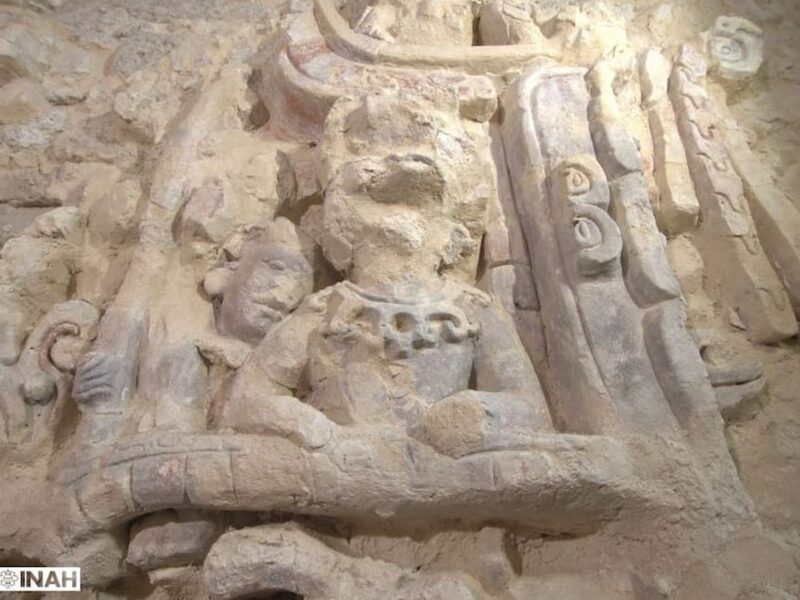 Relieves con figuras de guardianes, ancestros celestiales y animales míticos de la dinastía maya Kaanu’l, encontrados en México