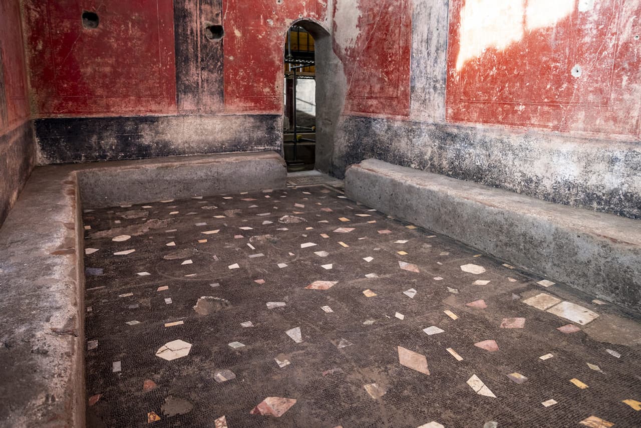 Descubren en Pompeya un gran complejo termal en una domus decorada con escenas de atletas y pinturas de la Guerra de Troya