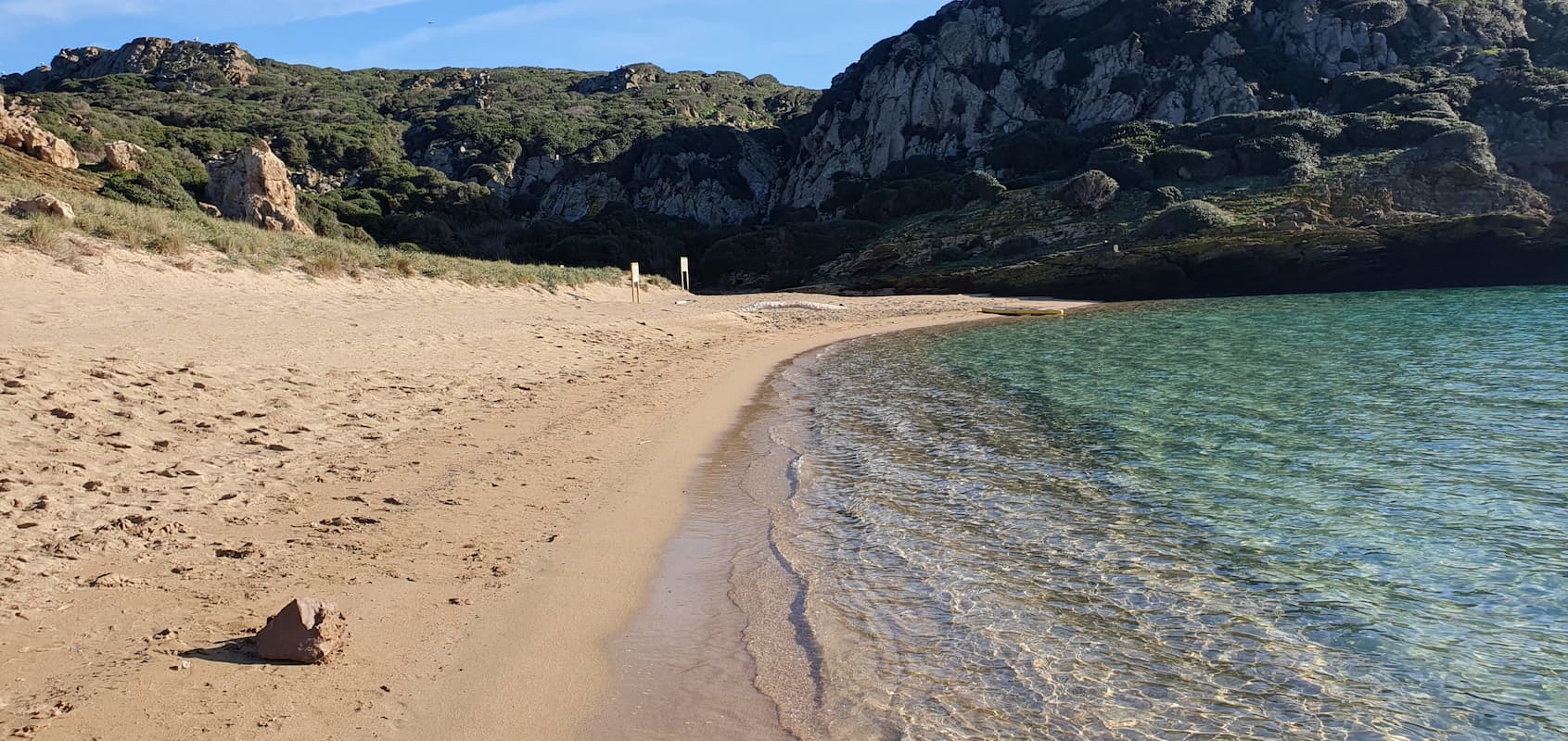 Menorca: cómo aprovecharla al máximo explorándola en coche