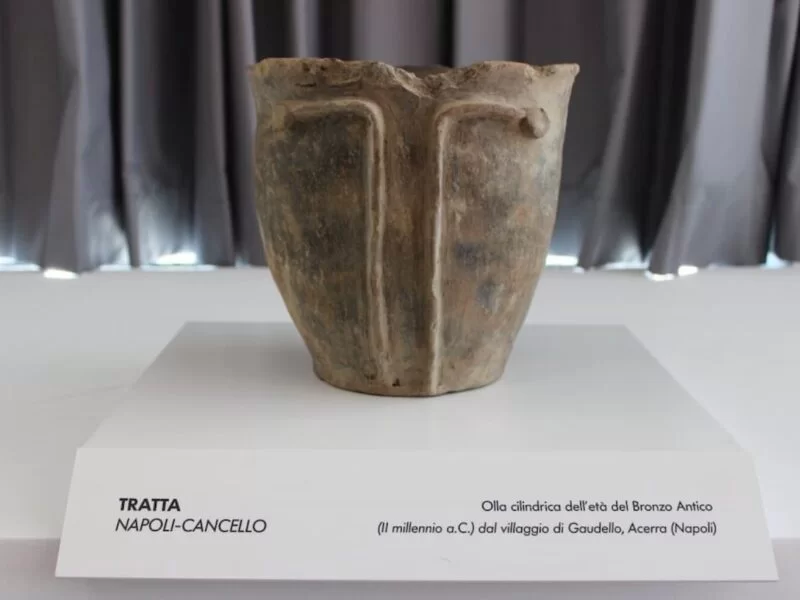 A town of the Copper Age and a Hellenistic Sanctuary with numerous votive offerings, discovered in southern Italy