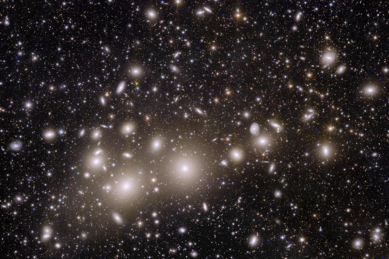 Científicos descubren la mayor superestructura del universo cercano, tan gigantesca que se extiende desde 416 hasta 826 millones de años luz de distancia