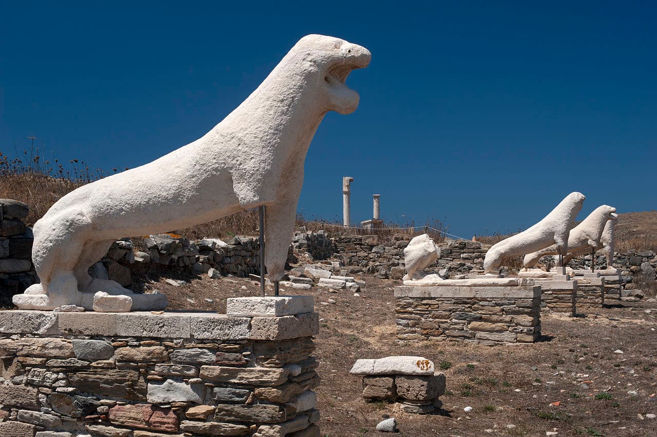 Roman Greek statues perfumes