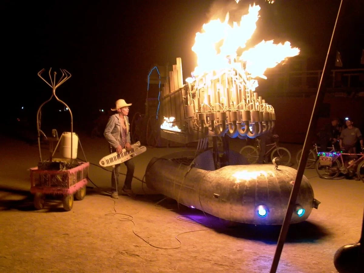 pirófono instrumento musical fuego