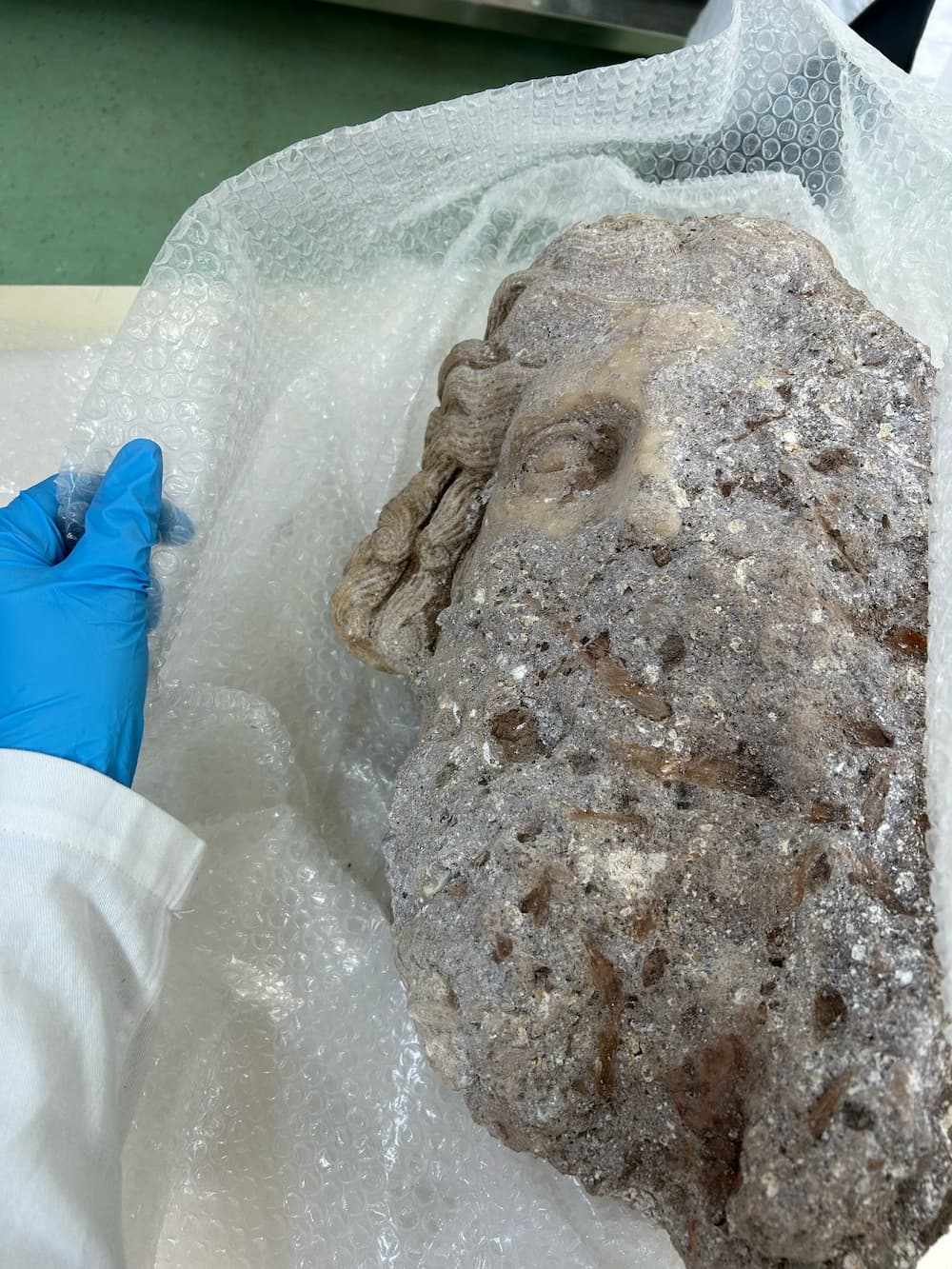 cabeza piedra estatua roma