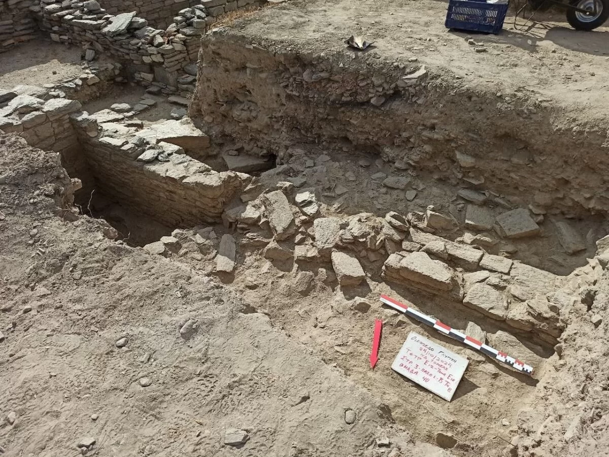 Descubren en la isla de Paros un antiguo taller de escultura en mármol de la época helenística con numerosas estatuas inacabadas