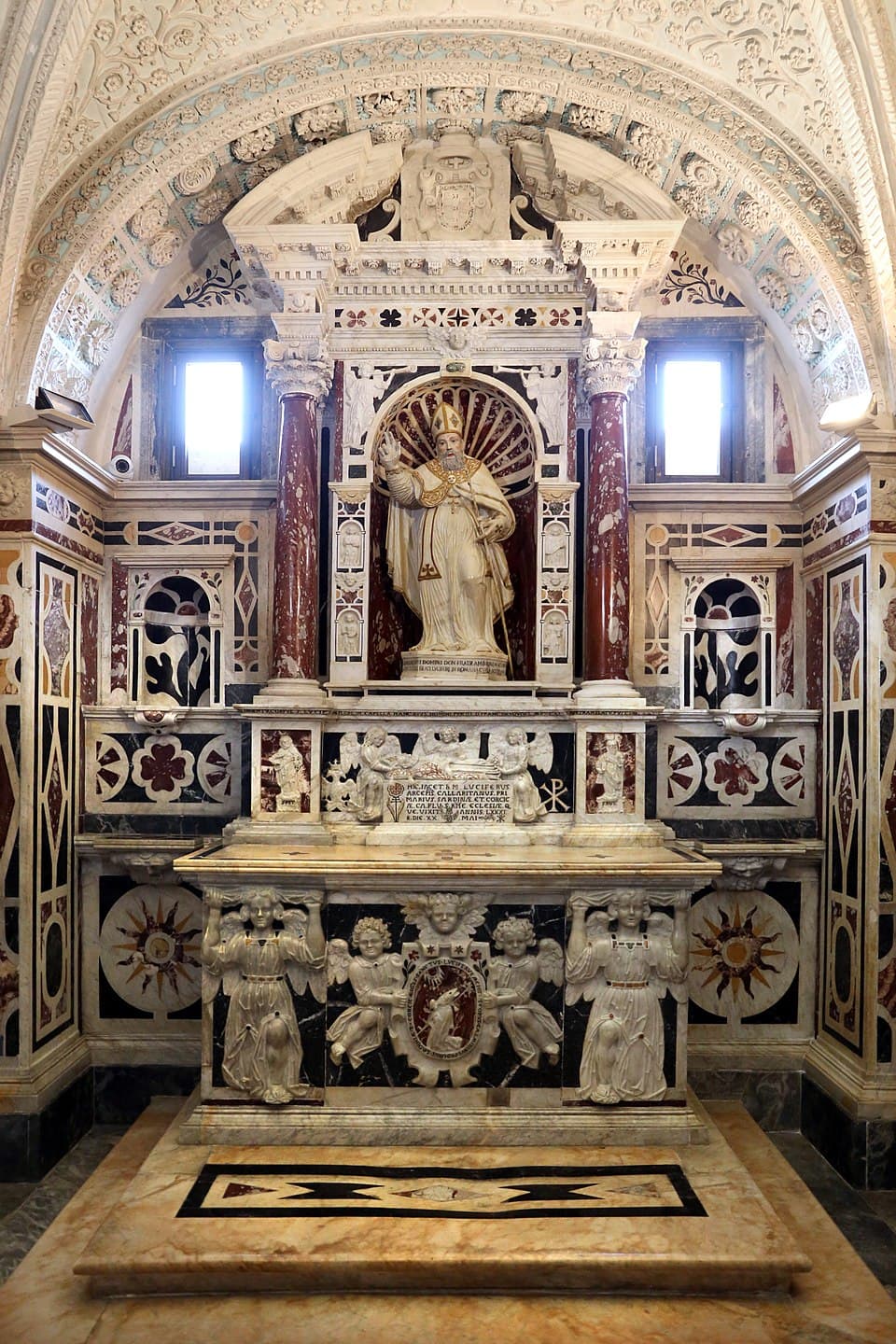 Lucifer santo católico
