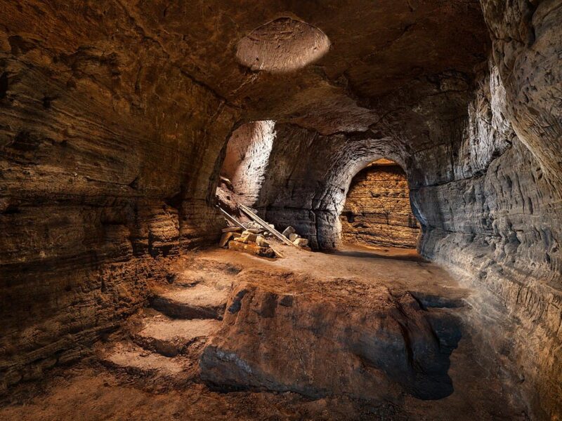 Los misteriosos Papar mencionados en las crónicas que vivían en cuevas de Islandia antes de la llegada de los vikingos