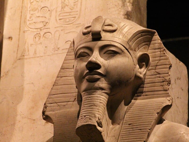 Horemheb, el general que llegó a ser faraón destruyendo el recuerdo de Akenatón y Tutankamón