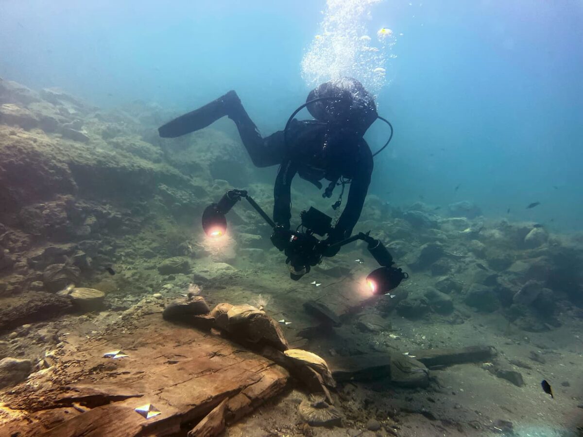 Encuentran en Sicilia los restos de un barco griego del siglo VI a.C. con el mástil y un fragmento de cuerda perfectamente conservados