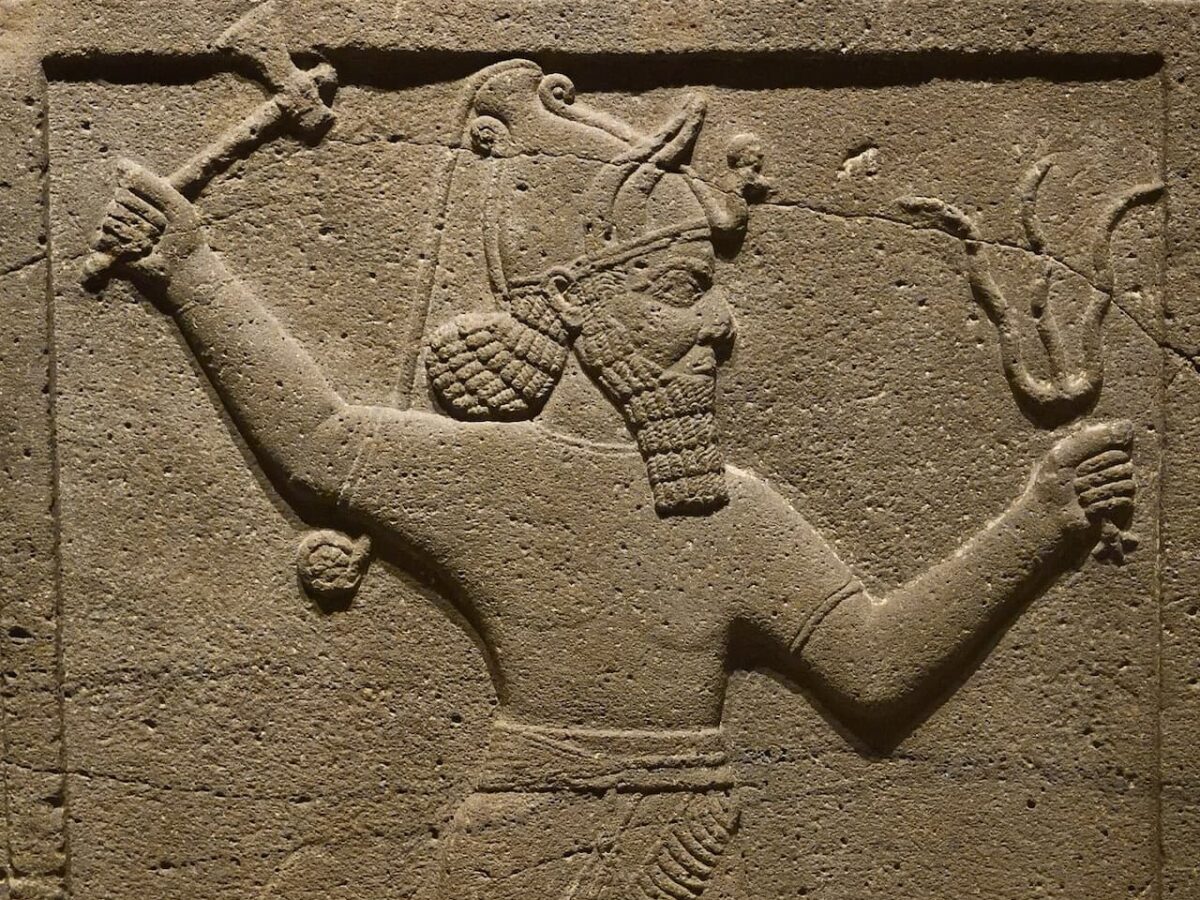 Traducen una tablilla sumeria y descubren un mito de hace más de 4000 años que cuenta la historia de un dios cautivo y un astuto zorro