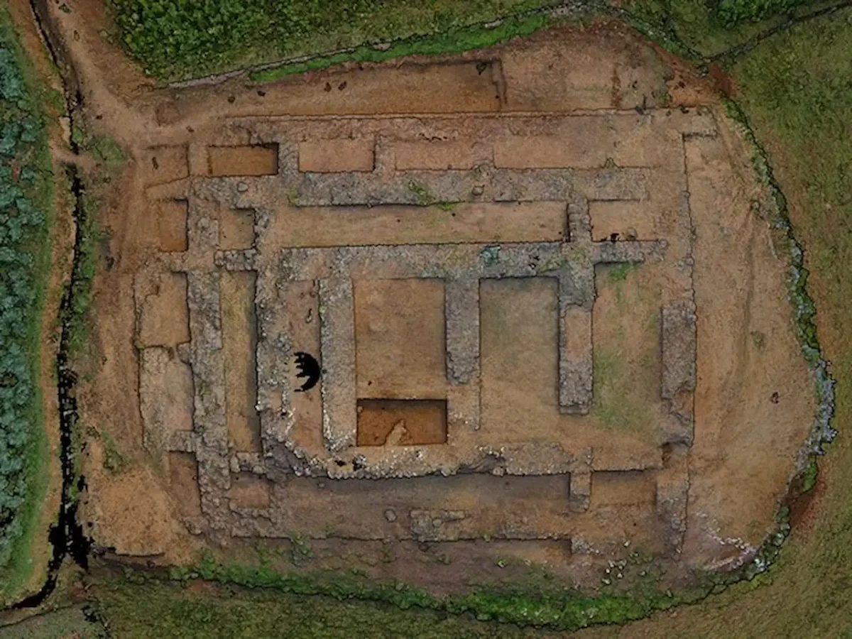Descubren en la antigua Taxila en Pakistán un enorme edificio de 100 metros frente al templo griego de Jandial